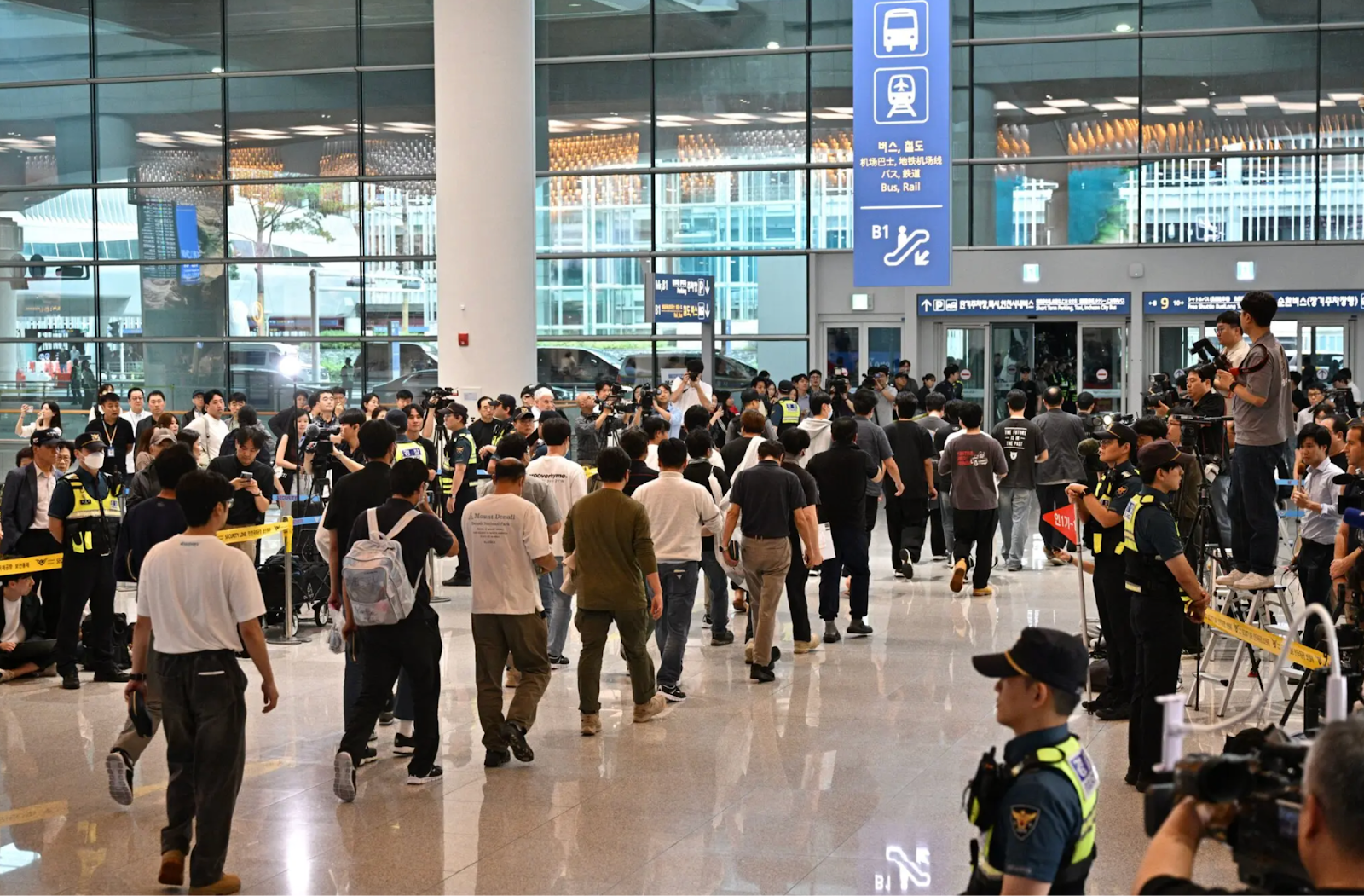 U.S. Deports over 300 South Koreans